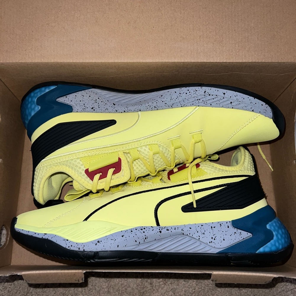 Puma Uproar Basketball Shoes. Size 11. Never worn before.